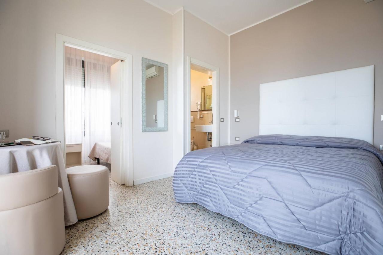 Hotel Deanna Bellaria-Igea Marina Buitenkant foto