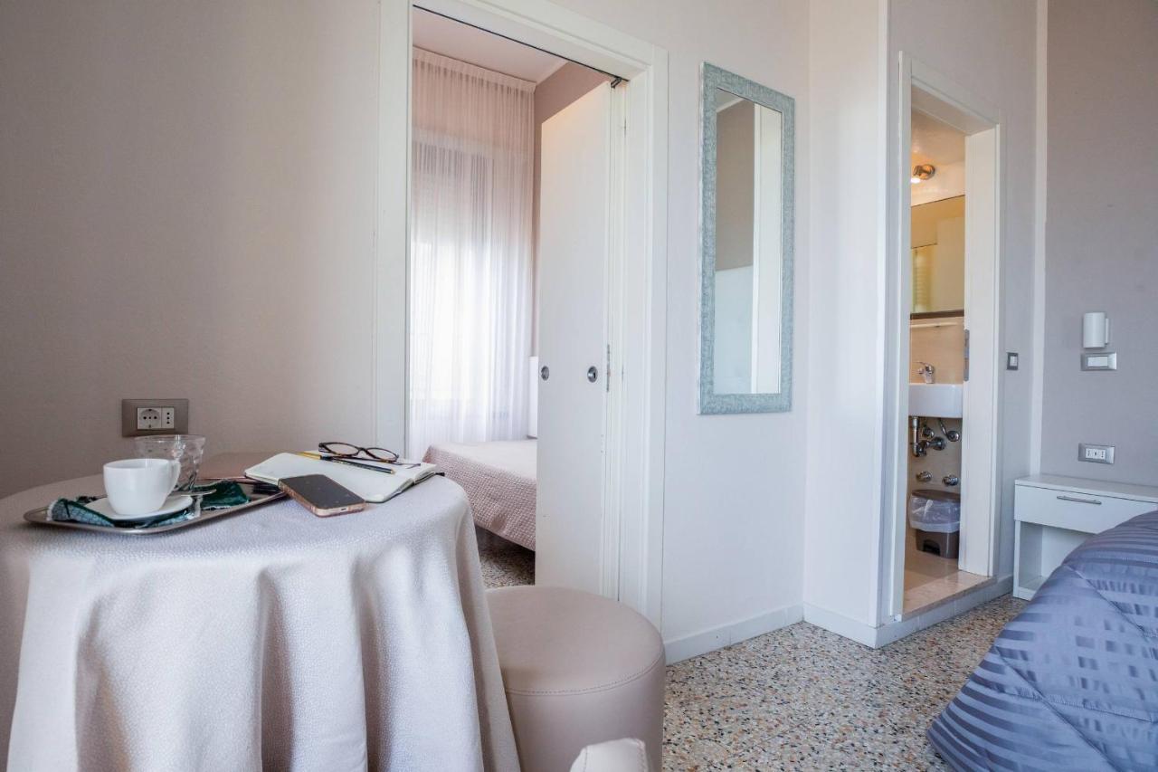 Hotel Deanna Bellaria-Igea Marina Buitenkant foto