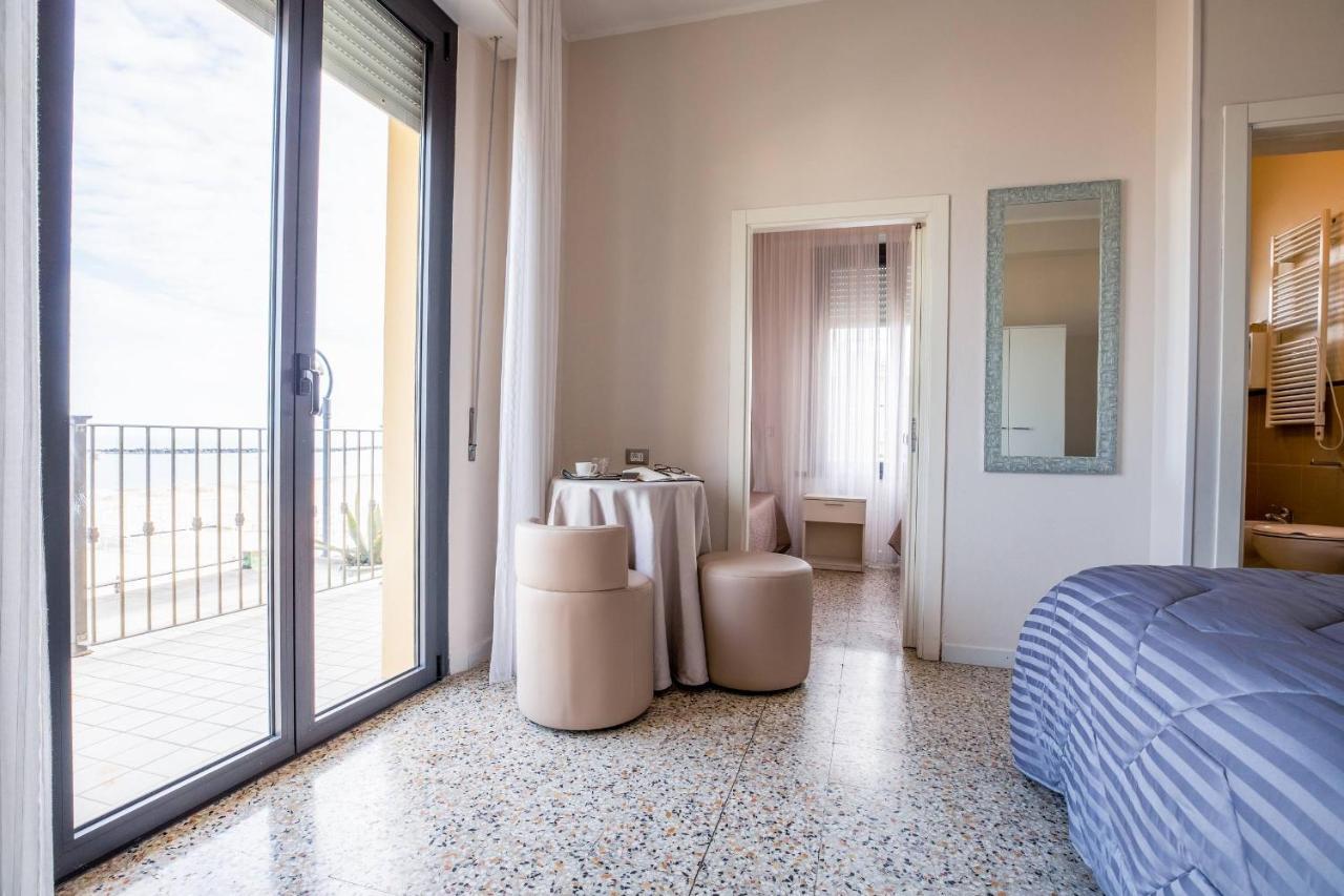 Hotel Deanna Bellaria-Igea Marina Buitenkant foto