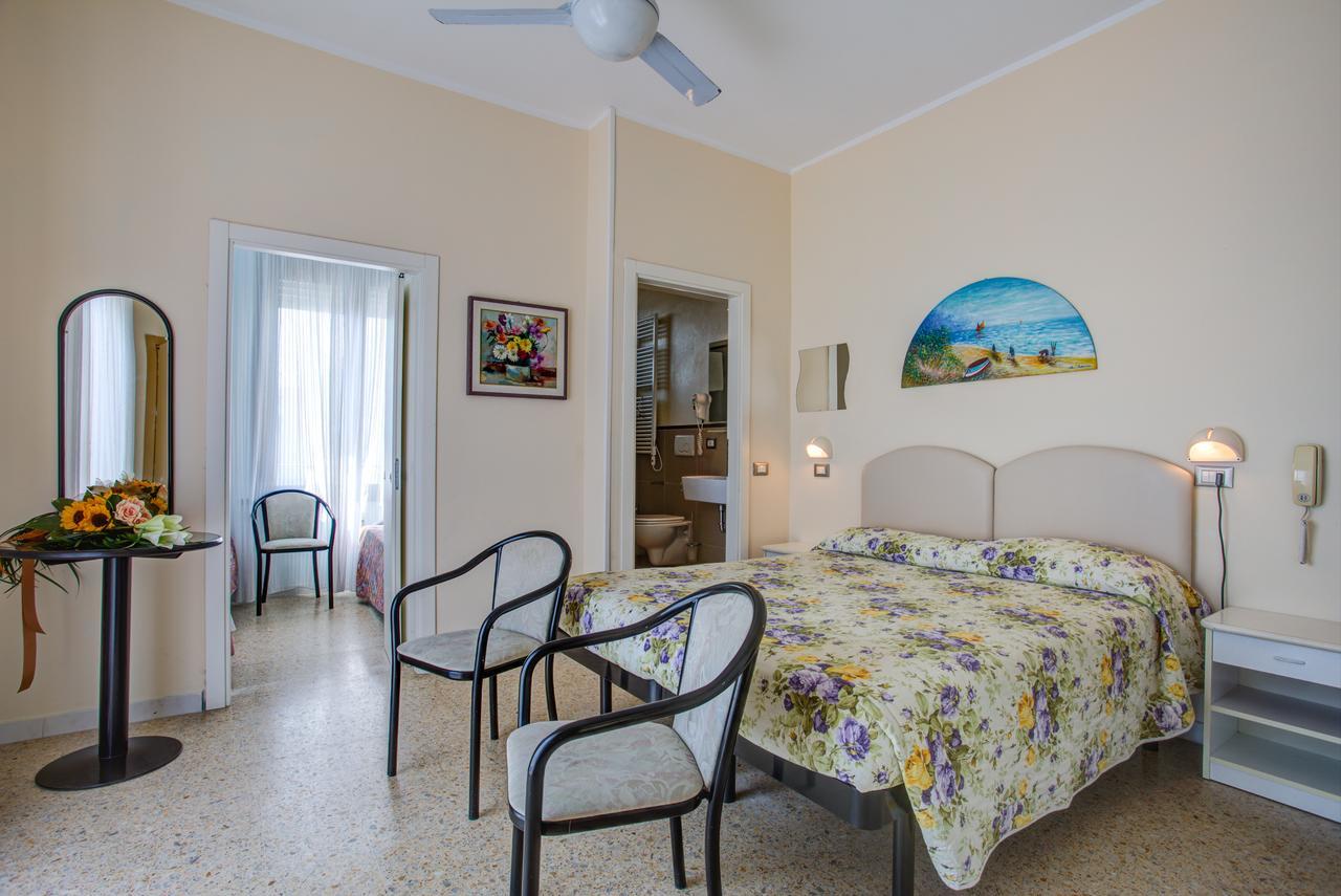 Hotel Deanna Bellaria-Igea Marina Buitenkant foto