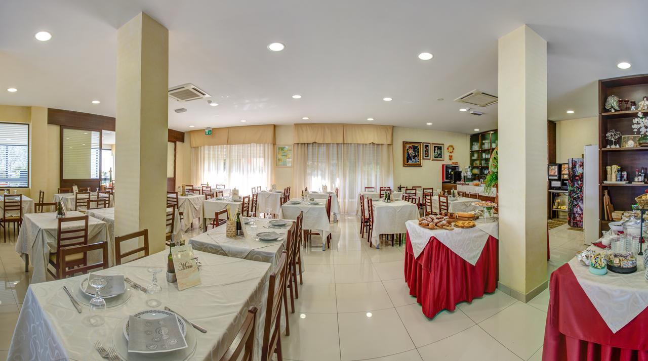 Hotel Deanna Bellaria-Igea Marina Buitenkant foto