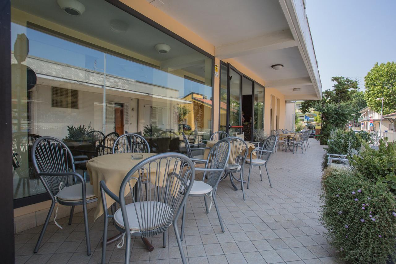 Hotel Deanna Bellaria-Igea Marina Buitenkant foto