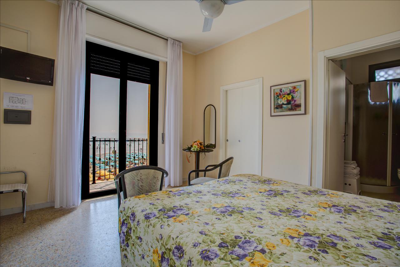 Hotel Deanna Bellaria-Igea Marina Buitenkant foto