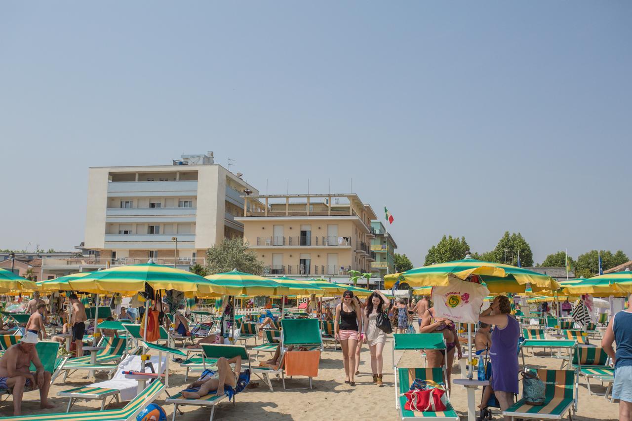 Hotel Deanna Bellaria-Igea Marina Buitenkant foto