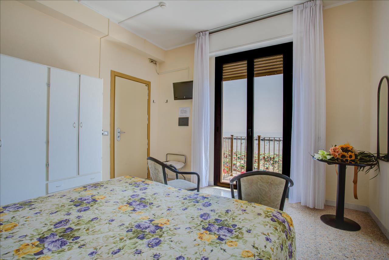 Hotel Deanna Bellaria-Igea Marina Buitenkant foto