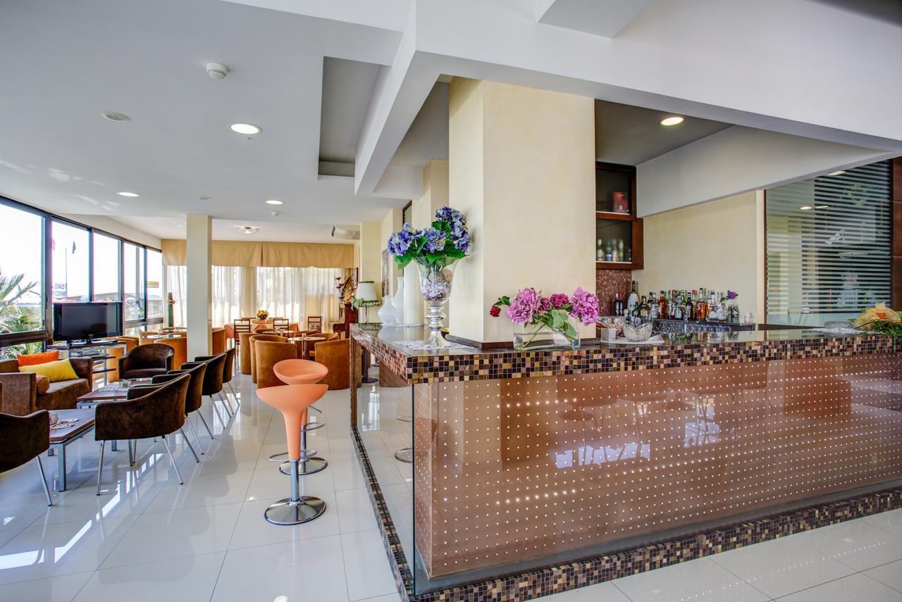 Hotel Deanna Bellaria-Igea Marina Buitenkant foto